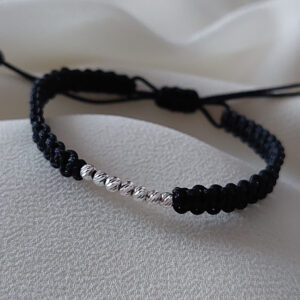 Brățară bărbat, șnur negru împletit și biluțe din Argint 925